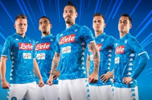 Il Napoli sbarca su Amazon: in vendita magliette e gadget della squadra azzurra 1