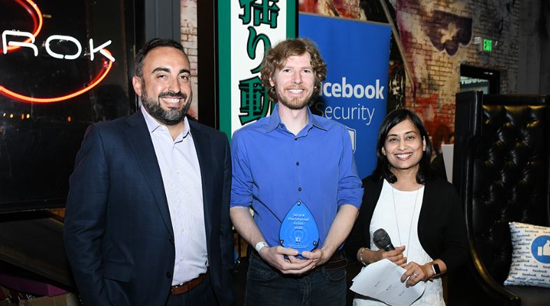 Facebook premia Sicurezza Informatica
