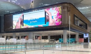 Samsung nuovo display LED all'aeroporto da 1000 metri quadri