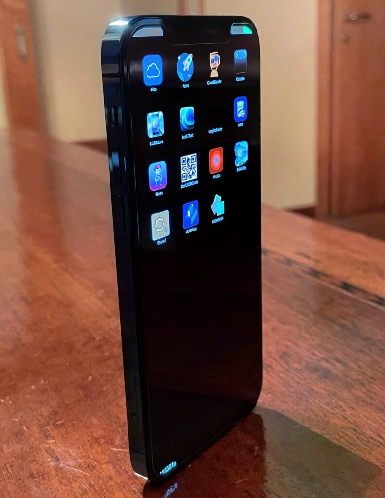 Ecco un prototipo "italiano" di iPhone 12 Pro, con iOS 14.1 1