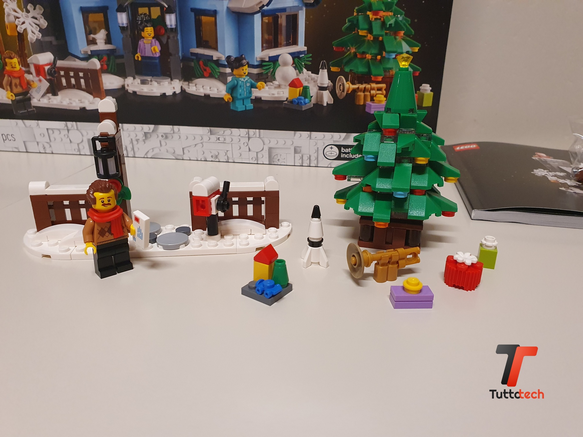 Il più grande Babbo Natale di Lego. Ma quanti mattoncini avrà