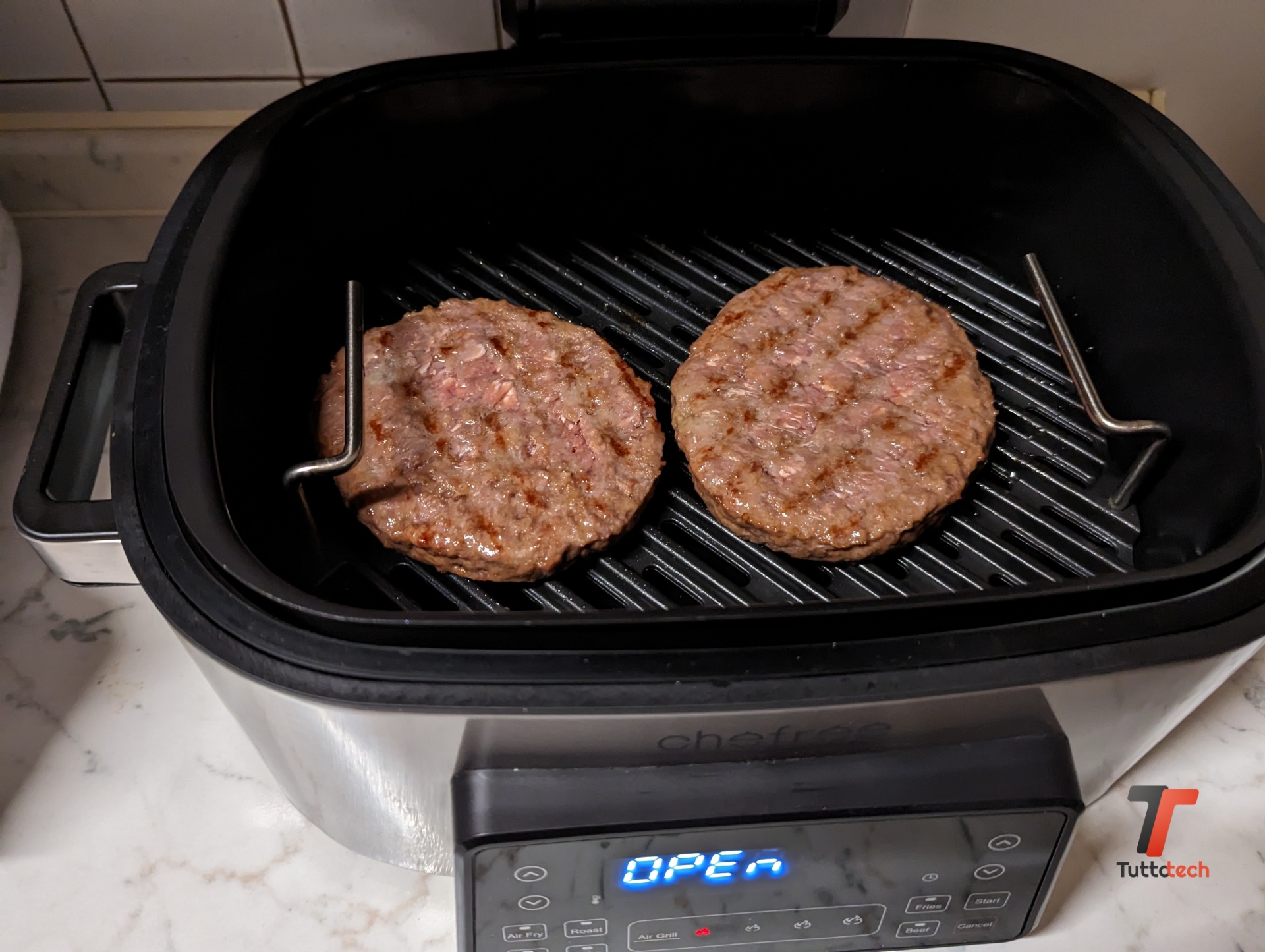 Recensione CHEFREE AFG01, griglia e friggitrice ad aria per piatti  strepitosi