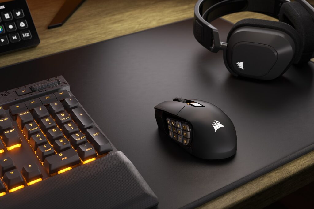 Corsair lancia il nuovo mouse Scimitar Elite Wireless: il top per il gaming MMO 2