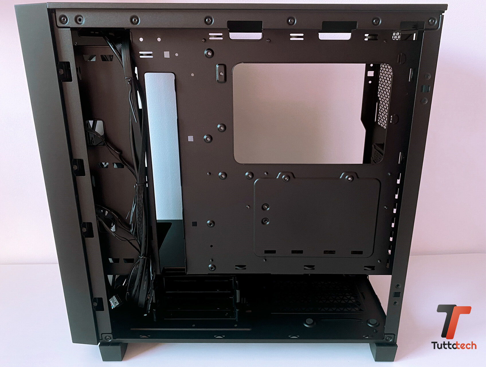 Recensione Corsair 3000D RGB AIRFLOW: il case ideale per una build  equilibrata