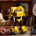 LEGO Icons TRANSFORMERS Bumblebee è pronto a far compagnia a Optimus Prime in nuove avventure 2