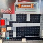 Recensione LEGO Iconse Radio Vintage, torna l'epoca delle radioline portatili 6