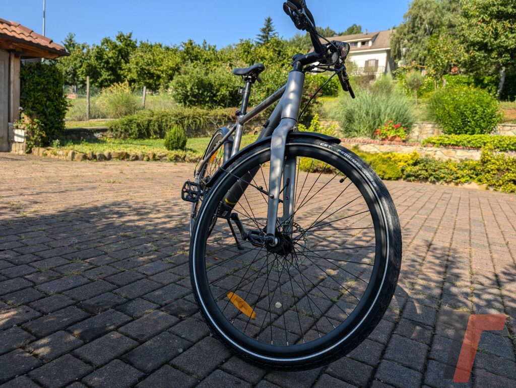 Una bici elettrica veloce, agile e leggera per sfrecciare in città: DYU Stroll 1 (video) 8