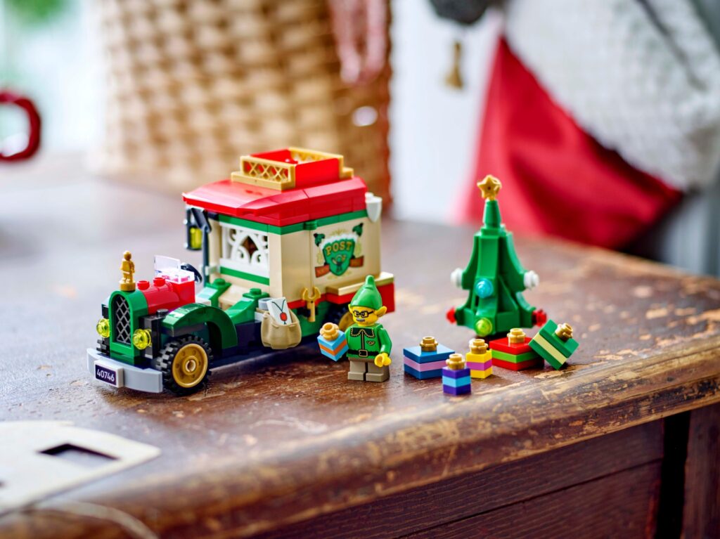 LEGO annuncia i nuovi set di Natale, disponibili a breve online 16