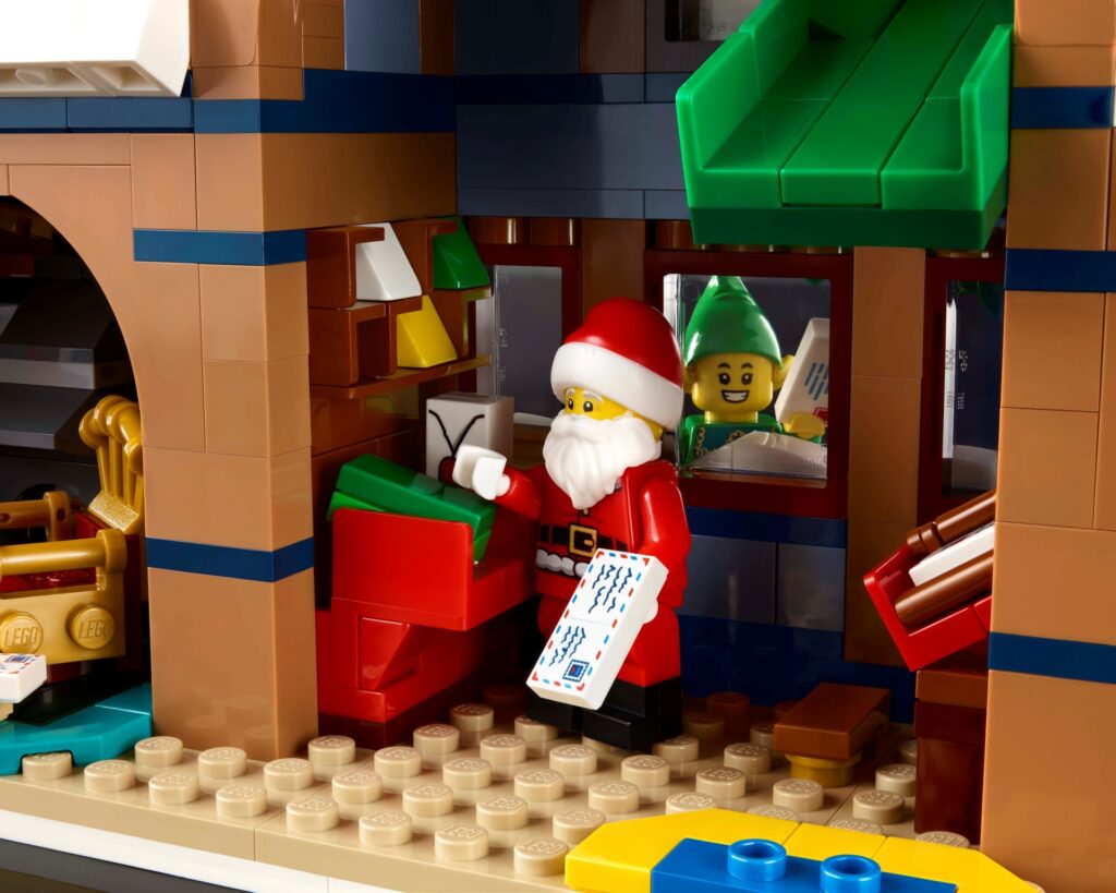 LEGO annuncia i nuovi set di Natale, disponibili a breve online 6