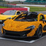 Lando Norris ha guidato una McLaren P1 costruita con LEGO Technic 4