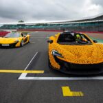 Lando Norris ha guidato una McLaren P1 costruita con LEGO Technic 6