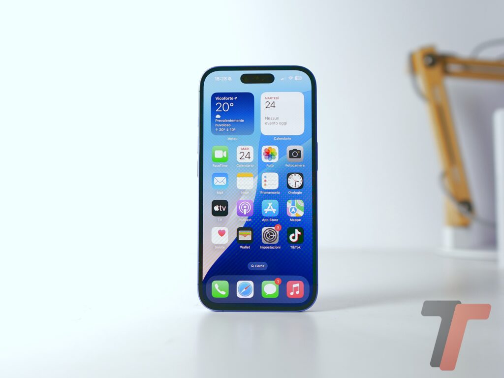 Recensione iPhone 16: perfetto per molti, ma quel display è anacronistico 6