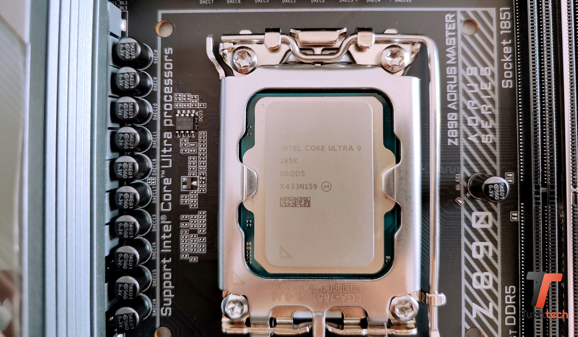 Intel Core Ultra 9 285K socket