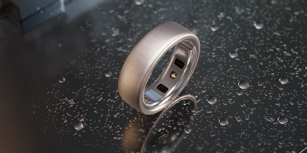 Oura Ring 4 brushed silver