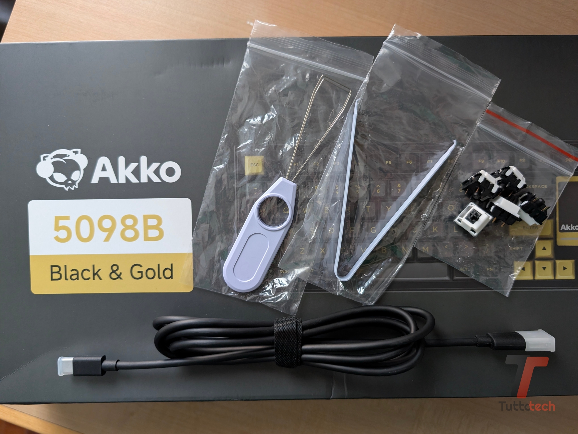 Recensione AKKO 5098B - Contenuto confezione di vendita