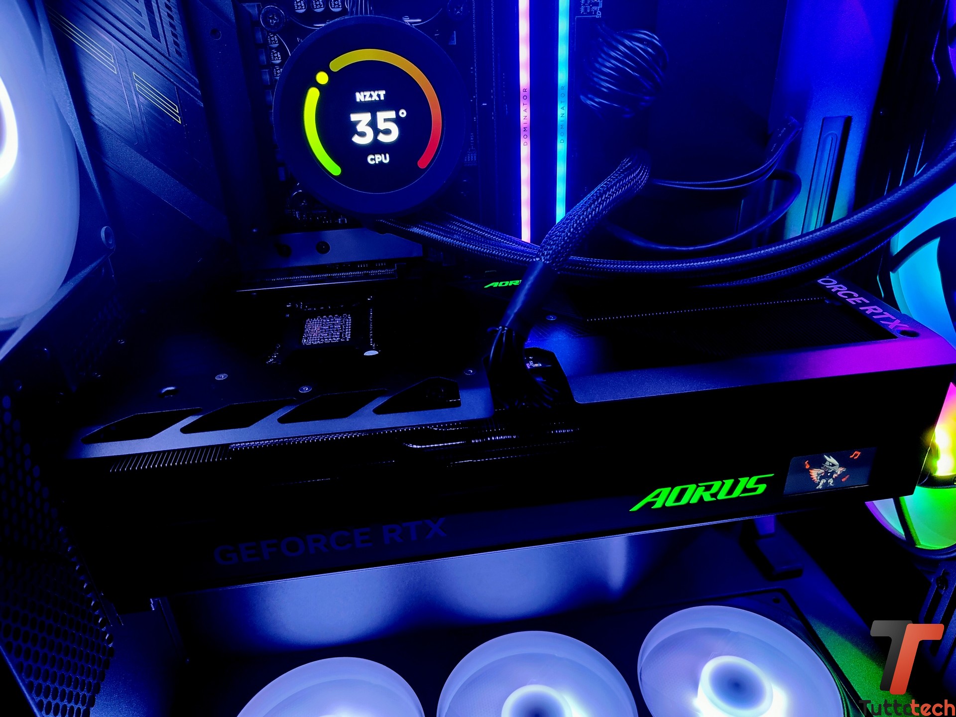 AORUS GeForce RTX 5080 MASTER 37