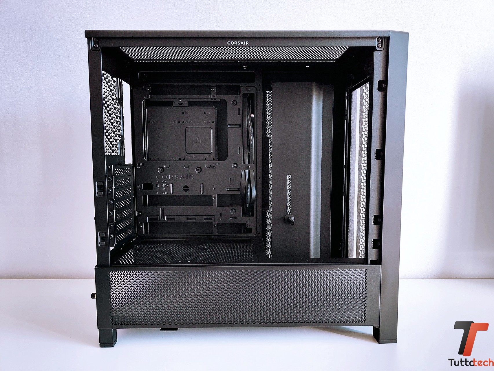 Corsair FRAME 4000D 1