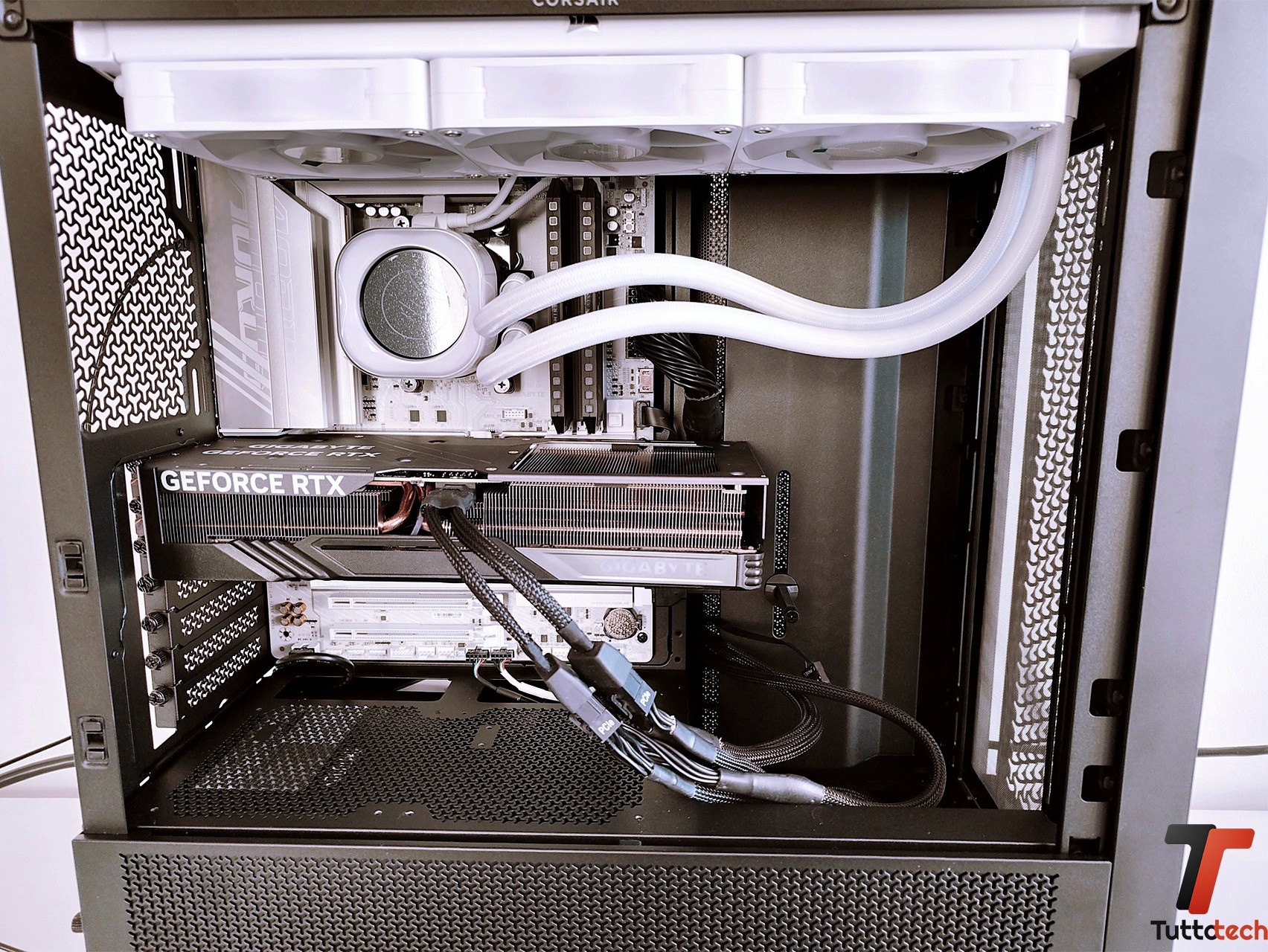 Corsair FRAME 4000D 26